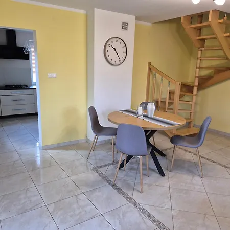 Szlachecki Sad Hébergement de vacances *